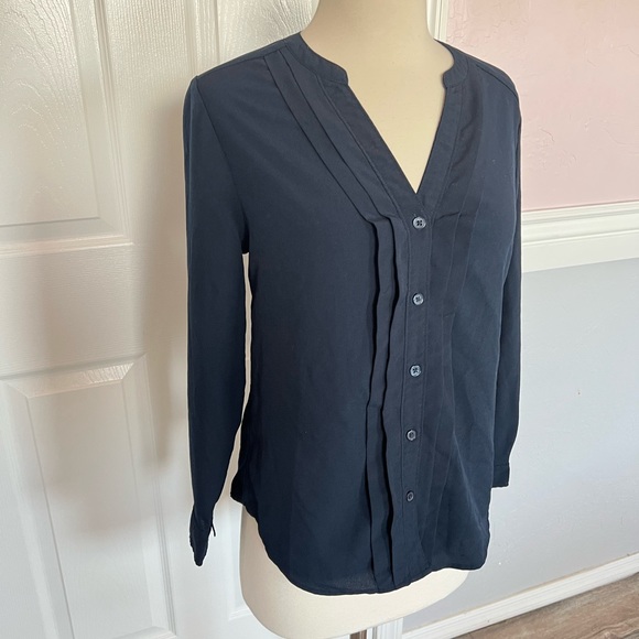 Banana Republic Classic Fit V-Neck Navy Blue Women’s Blouse Size SP - Picture 4 of 13